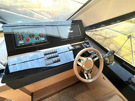 Яхта Beneteau Monte Carlo 52 2022 11