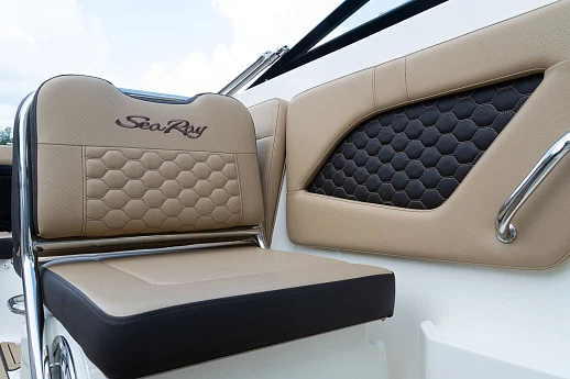 Яхта Sea Ray Sun Sport 230 2023 9