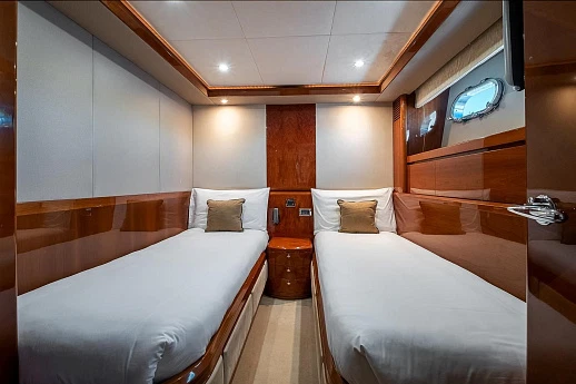 Яхта Princess 25M 2006 8