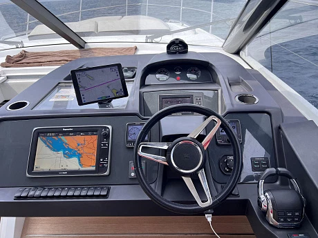 Яхта Princess V48 Open 2016 9