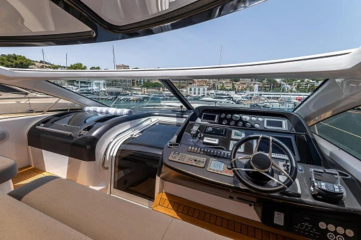 Sunseeker Predator 60 yacht 2010 7