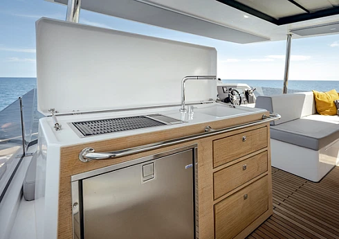 Яхта Aventura 50 MY 2024 9