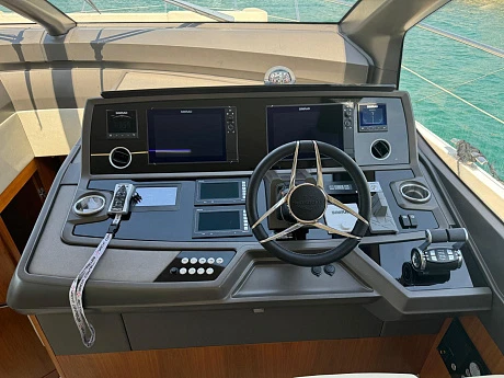 Sunseeker Manhattan 66 yacht 2019 11