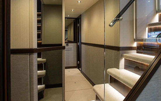 Яхта Sunseeker 95 2021 10