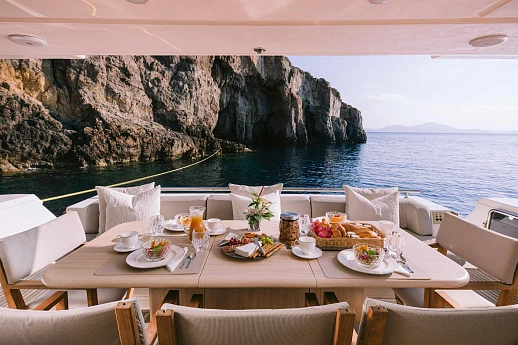 Ferretti 800 yacht 2010 11