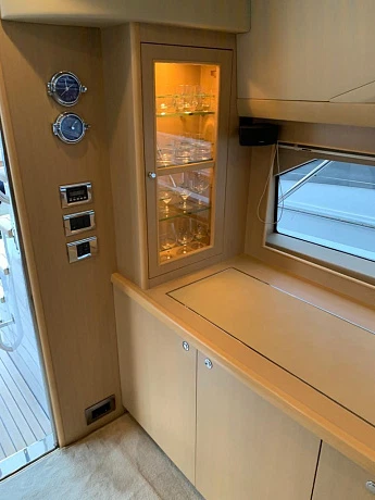 Яхта Princess 62 2010 8