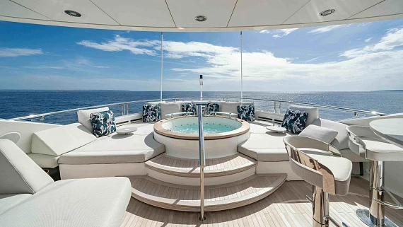 Яхта Sunseeker 131 2016 9