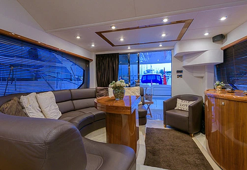 Sunseeker Manhattan 52 yacht 2010 11