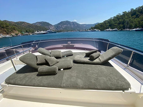 Яхта Ferretti 731 2009 10
