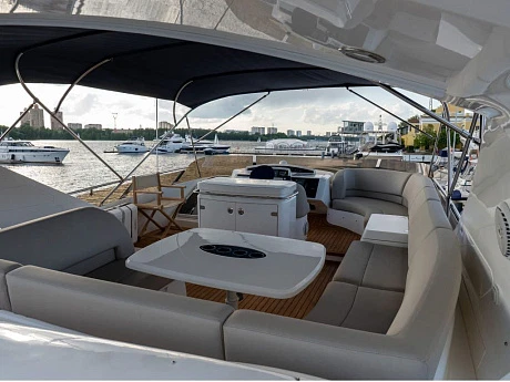 Яхта Princess 67 2008 20