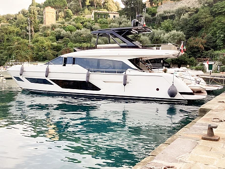 Яхта Ferretti 720 2022 2