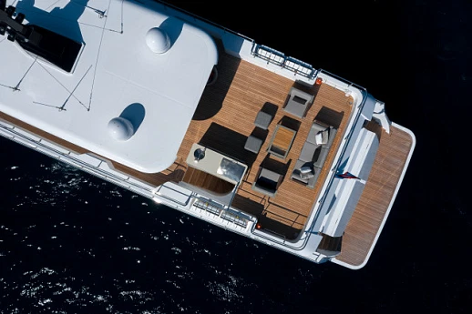 Nomad 95 SUV yacht  8