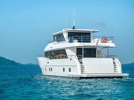 Nomad 75 SUV yacht  1