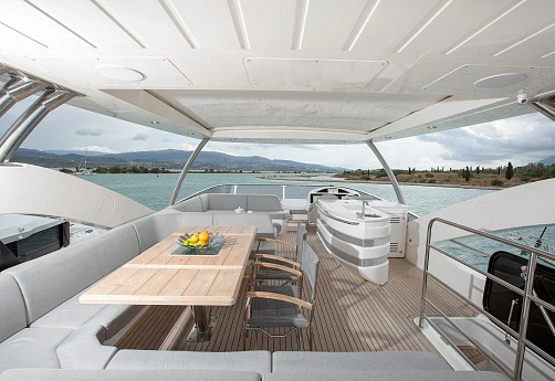 Sunseeker 75 yacht 2016 5