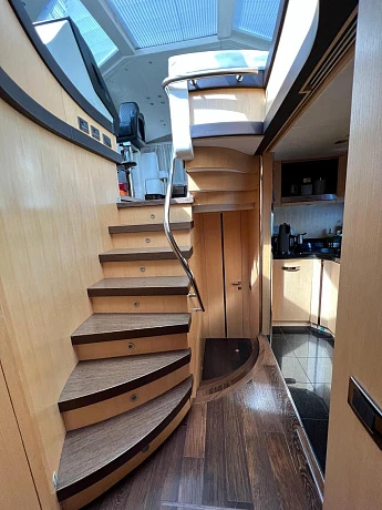 Sunseeker 68 Sport yacht 2014 15