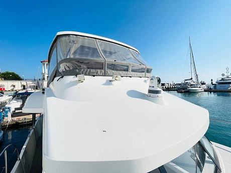 Моторная яхта Beneteau Swift Trawler 48 2023 2