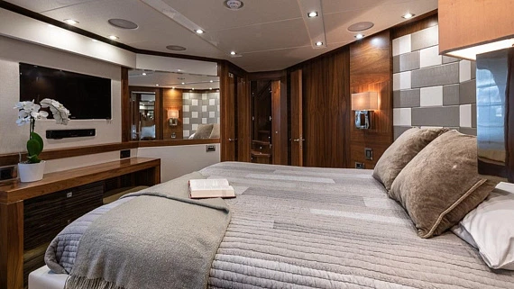 Sunseeker 115 yacht 2015 11