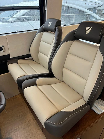 Яхта Fairline Squadron 50 2024 8