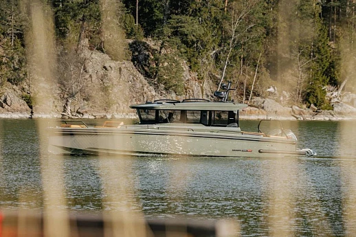 Яхта Axopar Brabus Shadow 900 XC Cross Cabin  9