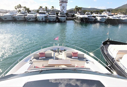 Яхта Sunseeker 76 2019 9