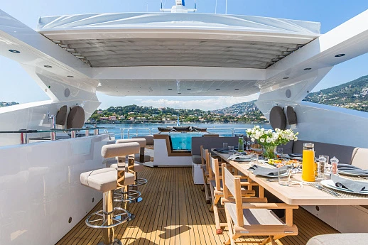 Яхта Sunseeker 115 Sport 2013 2