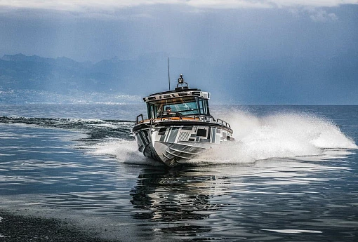 Яхта Brabus Shadow 500 Cabin  8