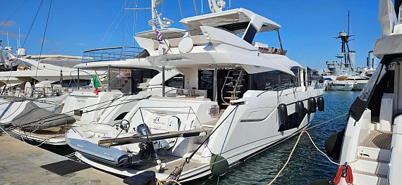 Sunseeker Manhattan 66 yacht 2019 7