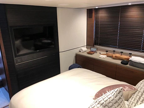 Яхта Princess S65 2019 12