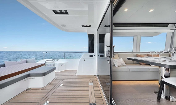 Яхта Zoom 60  2
