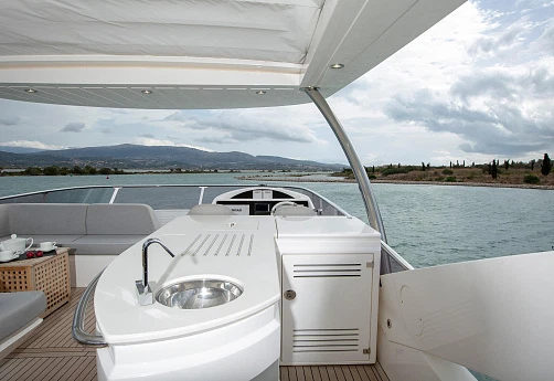 Sunseeker 75 yacht 2016 7