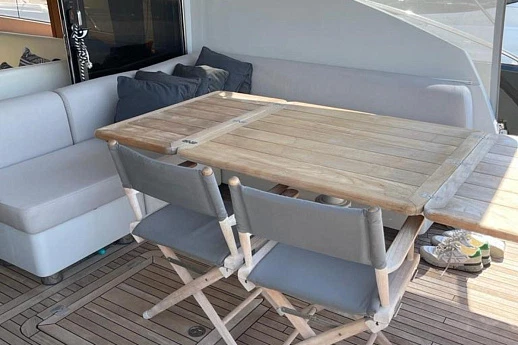 Sunseeker Predator 74 yacht 2010 4