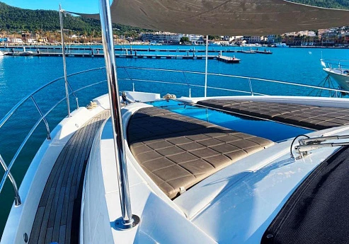 Fairline Squadron 65 yacht 2014 9