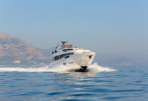Sunseeker 95 yacht 2021 1