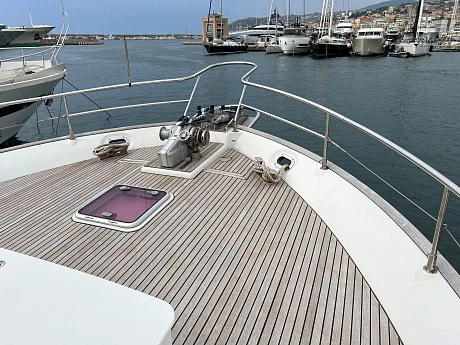 Яхта Beneteau Swift Trawler 52 2012 4