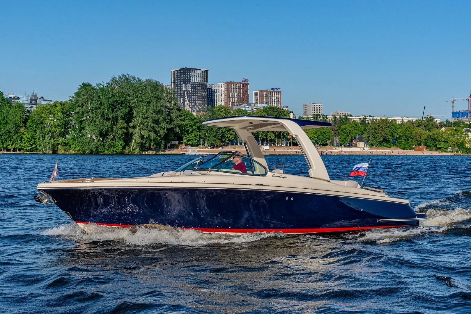 Chris-Craft Launch 28 GT
