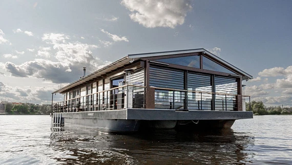 Khausbot Dzen yacht  1