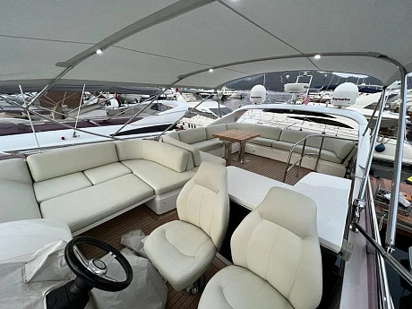 Яхта Princess 56 2013 4