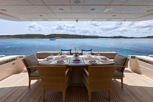 Ferretti 881 RPH yacht 2012 12