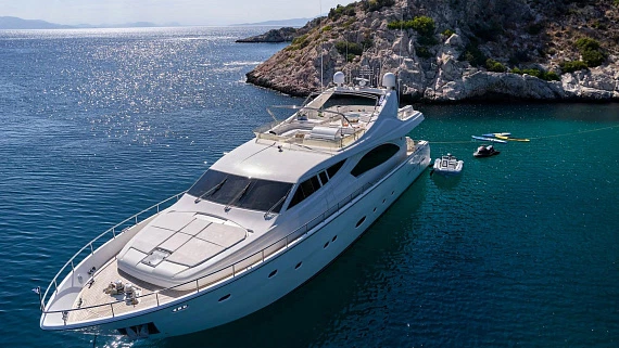 Ferretti 880 yacht 2004 1