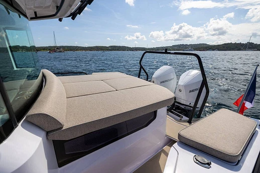 Яхта Axopar 37 XC Cross Cabin  13