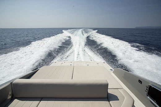 Яхта Rebel 40  13