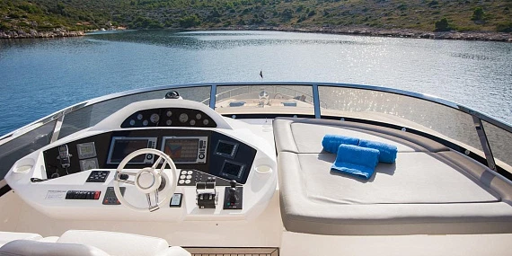 Яхта Sunseeker 80 2011 3