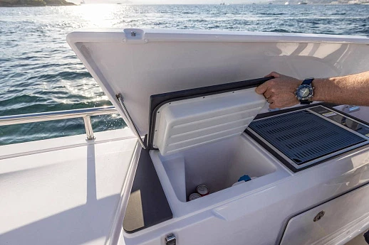 Яхта Axopar 45 XC Cross Cabin  7