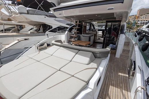 Яхта Princess S62 2023 13