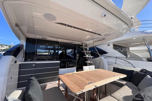 Яхта Princess S65 2018 13