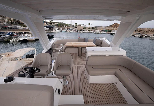 Sunseeker Manhattan 55 yacht 2022 8