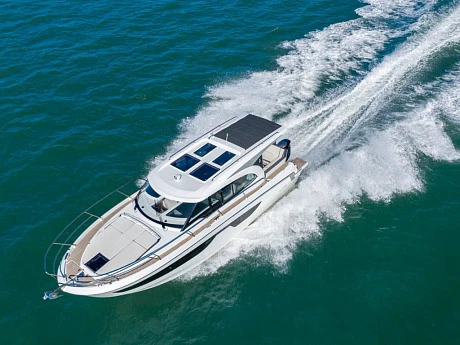 Яхта Beneteau Antares 11  2