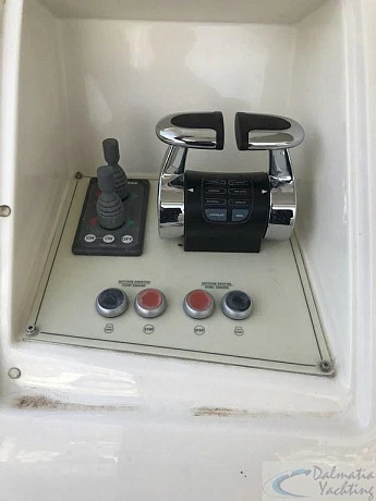 Ferretti 592 yacht 2010 12