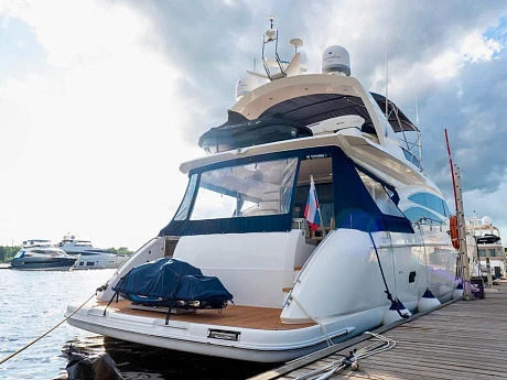 Яхта Princess 67 2008 2