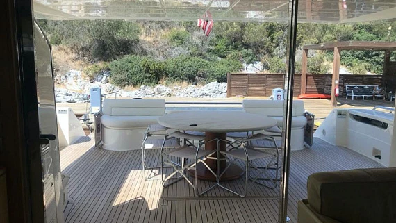 Ferretti 881 yacht 2012 11